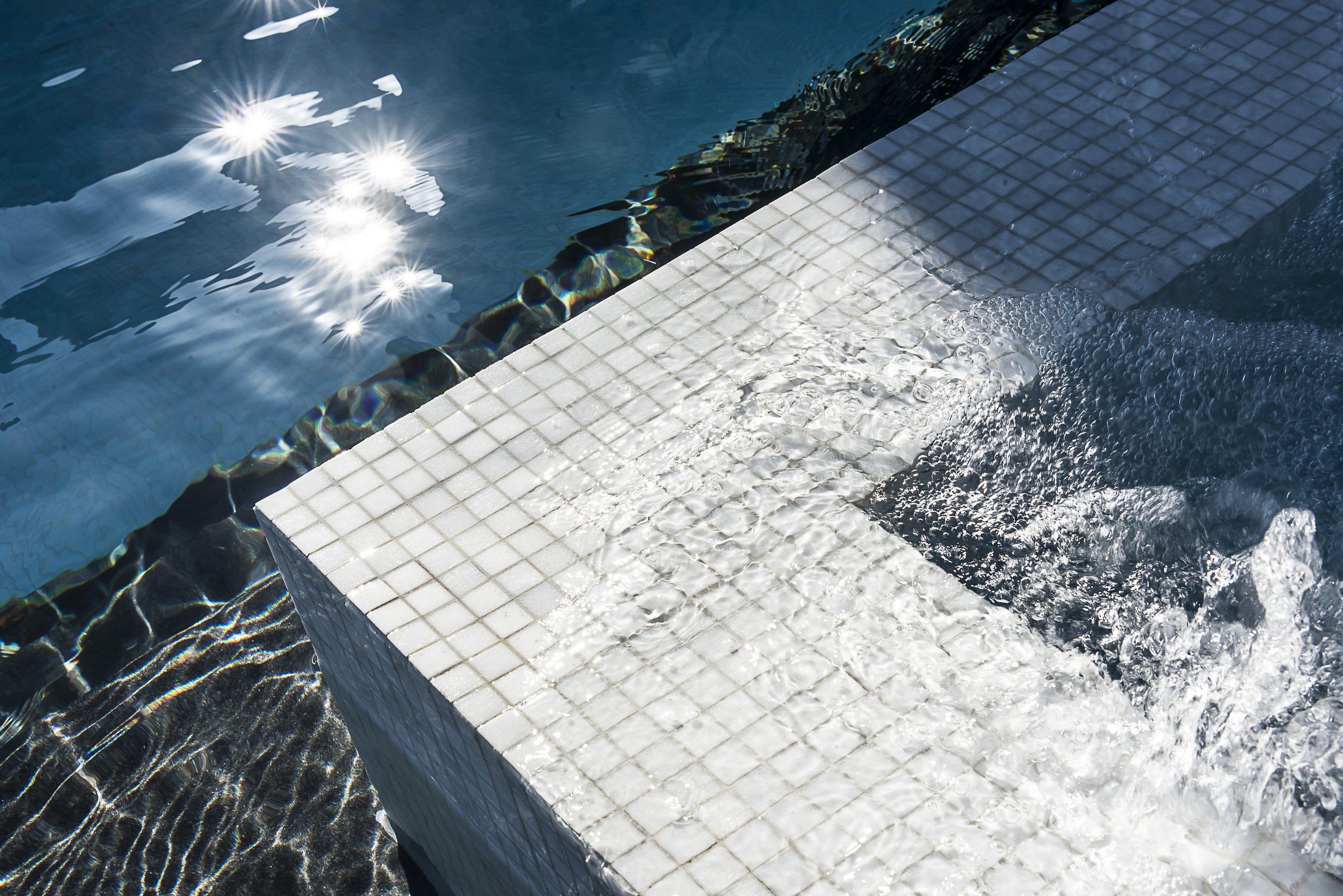TREND Mixes Series Purity Glass Pool Tile 3/4 x 3/4 Mosaic