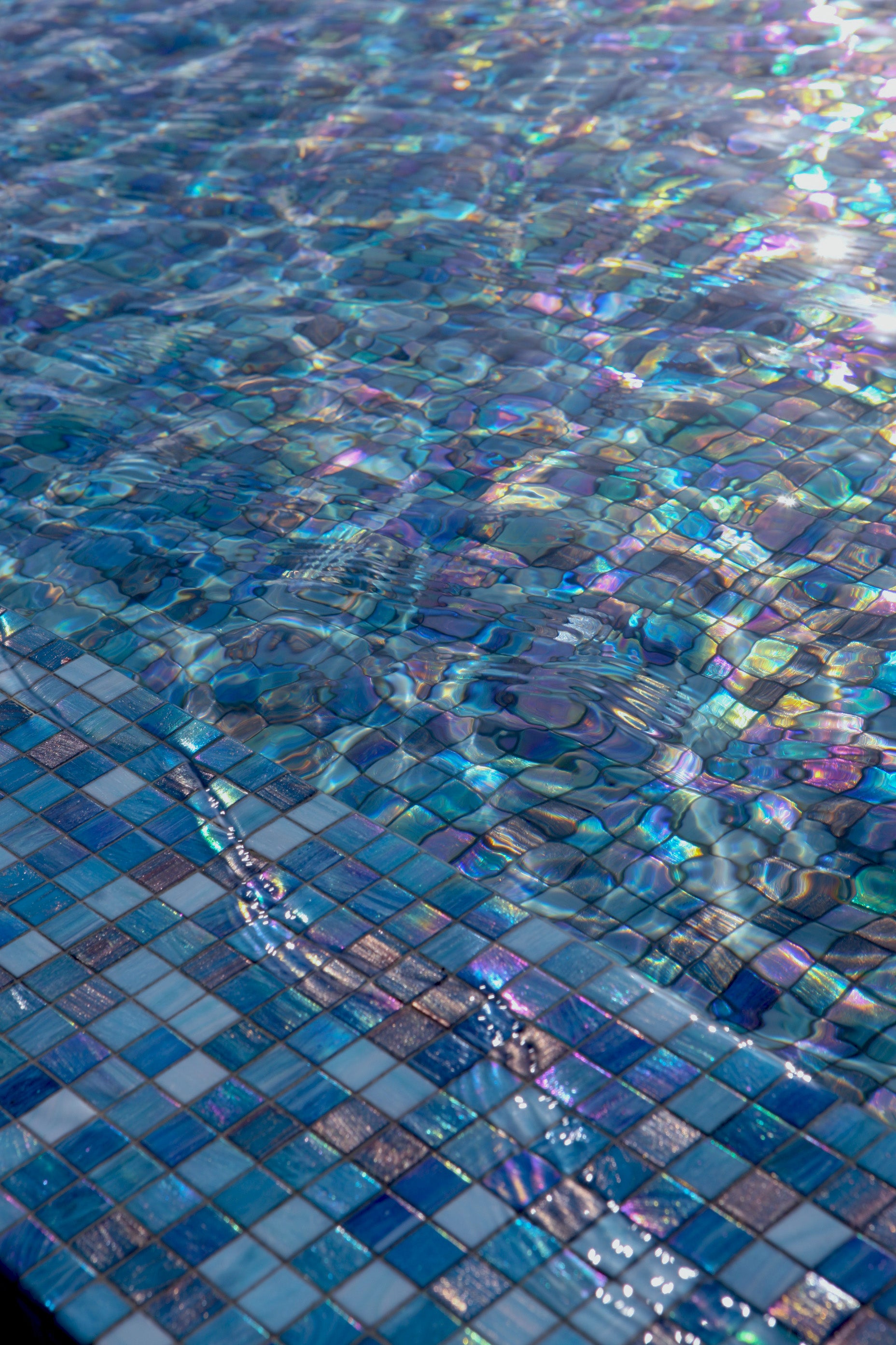 TREND Mixes Series Wavy Glass Pool Tile 3/4 x 3/4 Mosaic